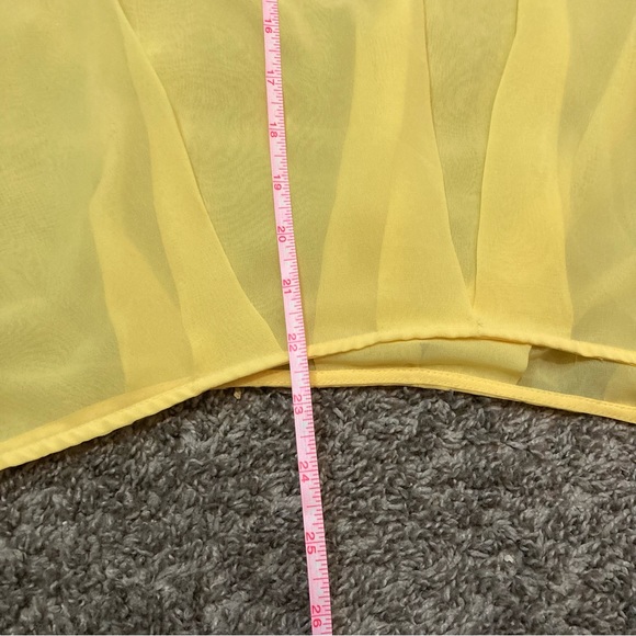 Bisou Bisou Sheer Cropped Wide Bell Sleeve Too - Picture 10 of 11